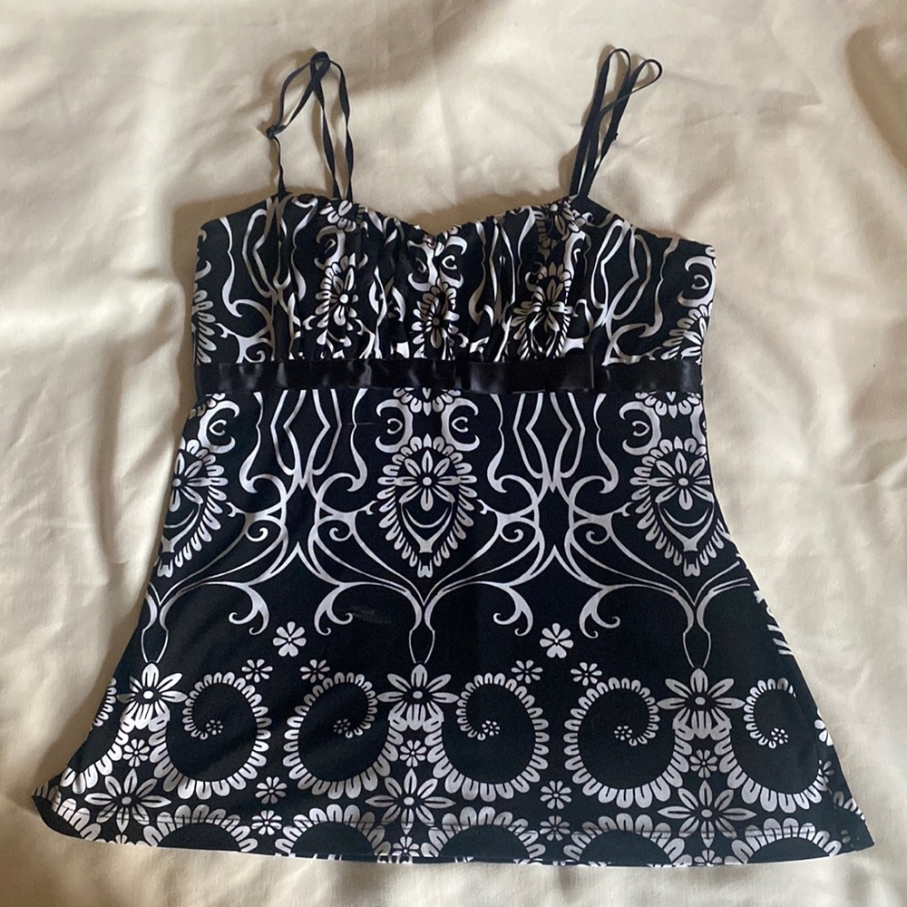 black and white flower-patterned cami top with a bow 🎀